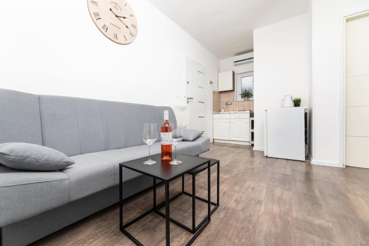 קרק Apartments Aisa* Countryside Holiday Just 500M From The Beach! מראה חיצוני תמונה