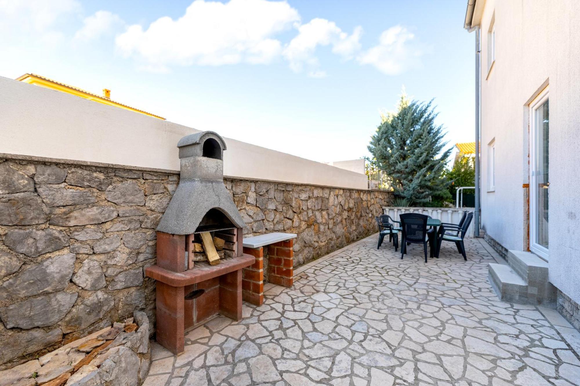 קרק Apartments Aisa* Countryside Holiday Just 500M From The Beach! מראה חיצוני תמונה
